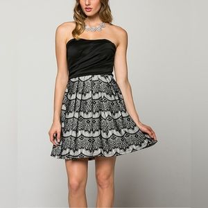La Scala | Black & White Geometric Strapless Dress